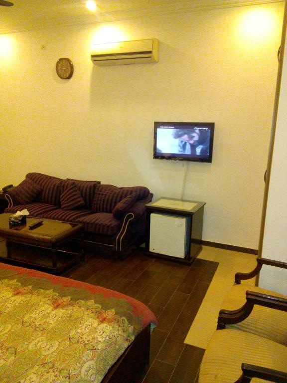 E Lodge Islamabad Exterior photo